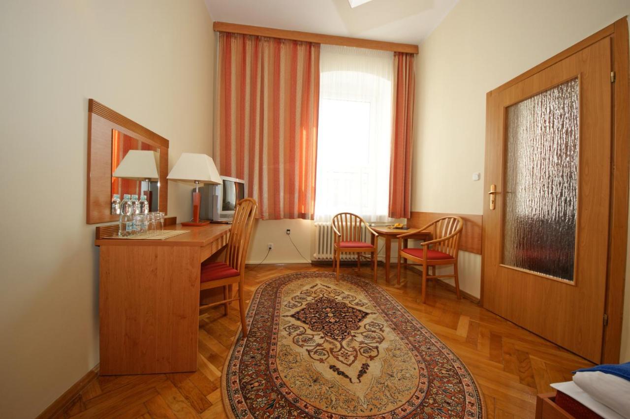 Hotel Zamkowy Slupsk Bagian luar foto