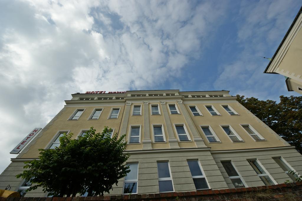 Hotel Zamkowy Slupsk Bagian luar foto